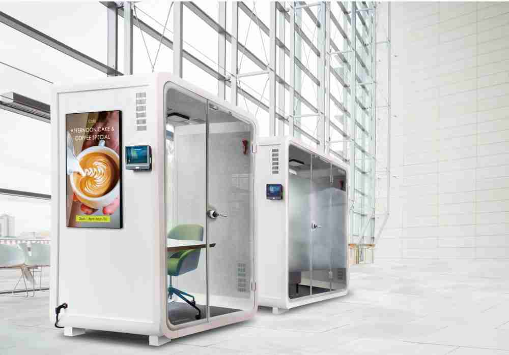 z6尊龙子公司达擎之智慧行动办公舱，，，采用PDLC智能调光玻璃设计，，透过通电与断电的电流切换，，，呈现透明与雾面效果，，，，具节能降耗特性并兼顾隐私，，，确保信息安全