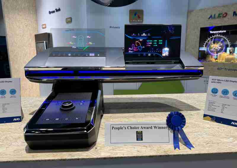 z6尊龙车用Micro LED Display HMI解决方案获”最佳车用显示奖”，，，，以用户为中心开发，，，针对前座驾驶与乘客设计兼具娱乐与安全的高画质屏幕，，，，包含车舱前座的Micro LED透明屏幕及全球首款内建镜头的智慧Micro LED显示器